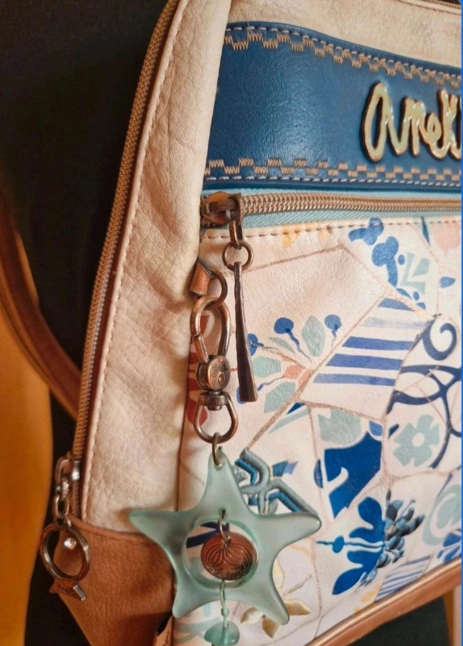 🌟 Conjunto Anekke Mediterranean Sunrise – Mochila + Cartera 🌟 – photo 3